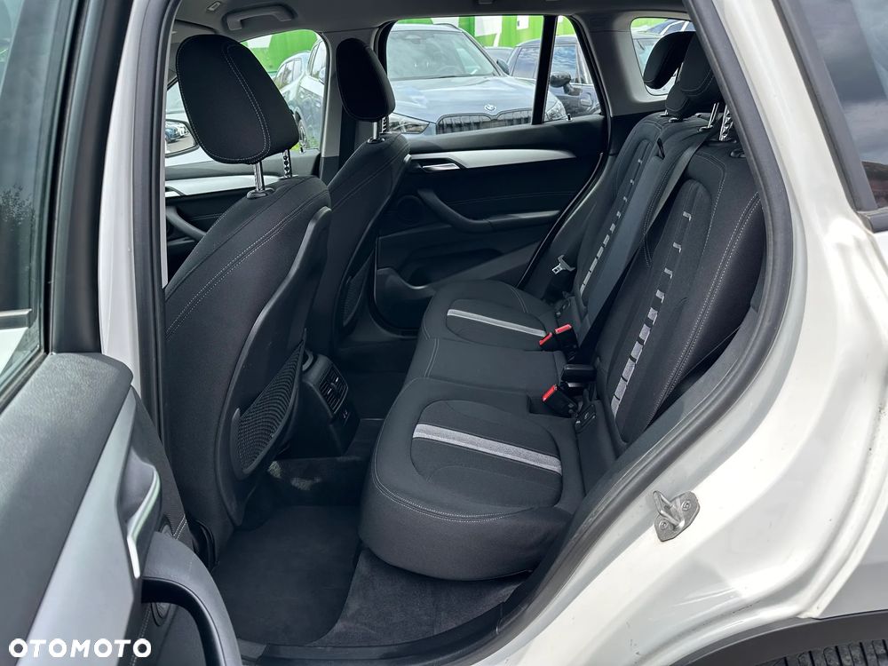 BMW X1 xDrive18d Advantage - 8