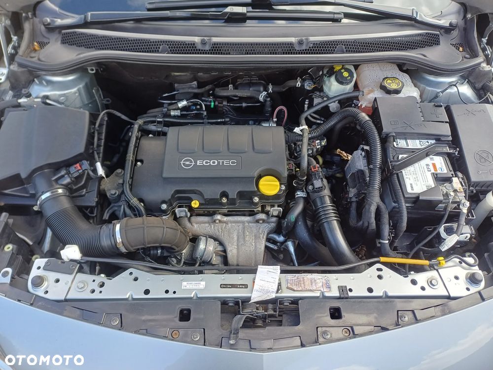 Opel Astra 1.4 Turbo Cosmo - 12