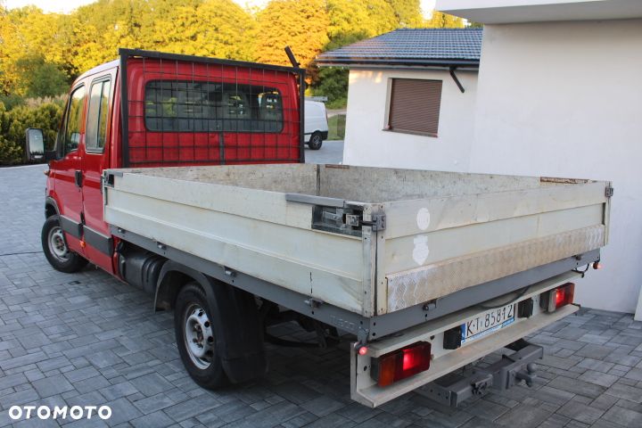 Iveco DAILY_BEZAWARYJNE_ZDROWE_BRYGADÓWKA_7-OSOBOWE DOKA DUBEL KABINA+ SKRZYNIA ŁADUNKOWA HAK_ZAREJESTROWANE_ - 4