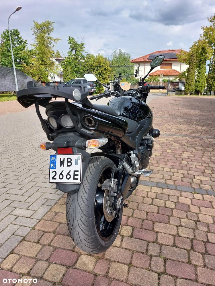 Suzuki GSR - 17