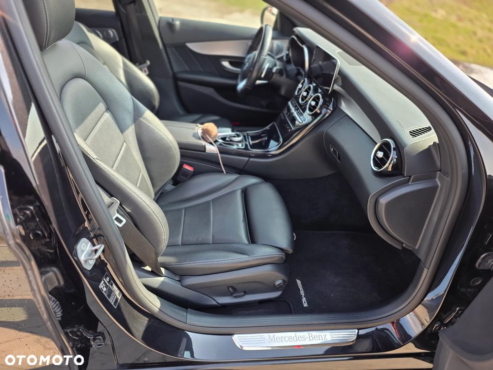 Mercedes-Benz Klasa C 300 d 9G-TRONIC - 27