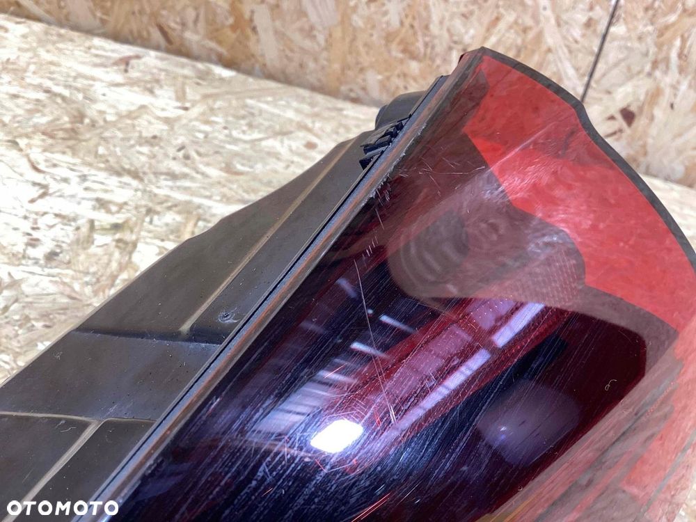 Lampa klapy tylna prawa Porsche Cayenne 7P5 lift 95863106610 7p5945308b - 2