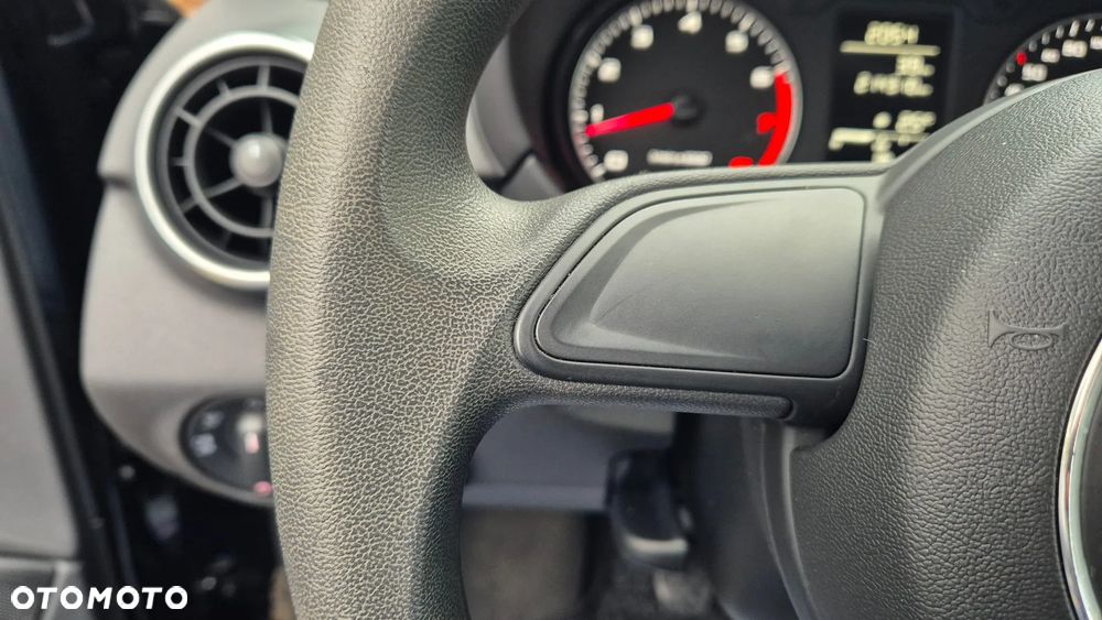 Audi A1 ver-1-4-tfsi-attraction - 30