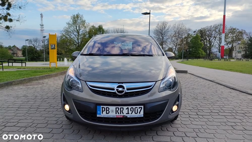 Opel Corsa 1.4 16V Innovation - 2