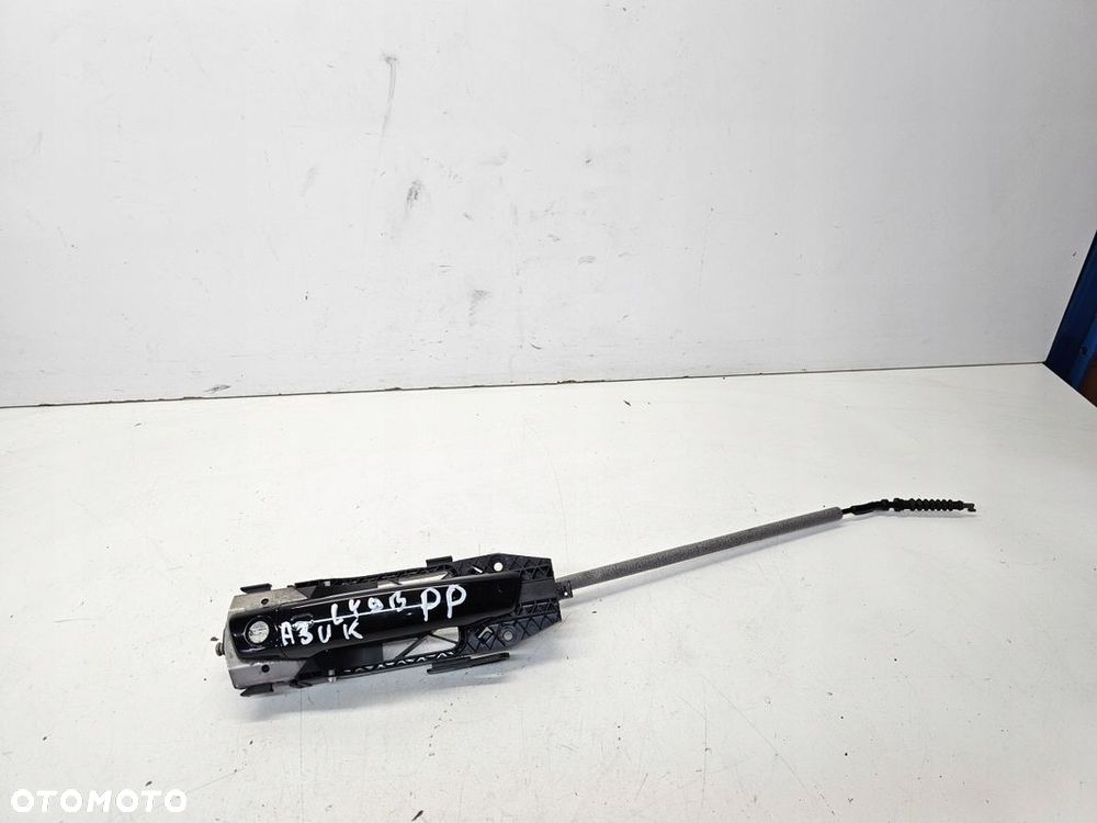 KLAMKA PRAWY PRZÓD AUDI A3 8V Q3 F3 8V0837885 LY9B Z WKŁADKĄ - 1
