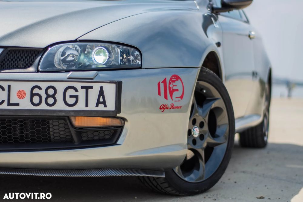 Alfa Romeo GT 2.0 JTS CM Distinctive - 23