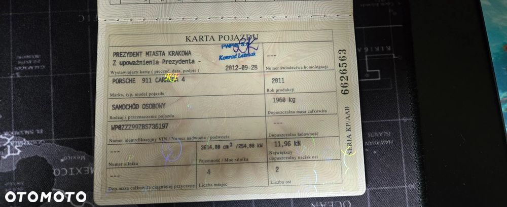 Porsche 911 Carrera 4 PDK - 8