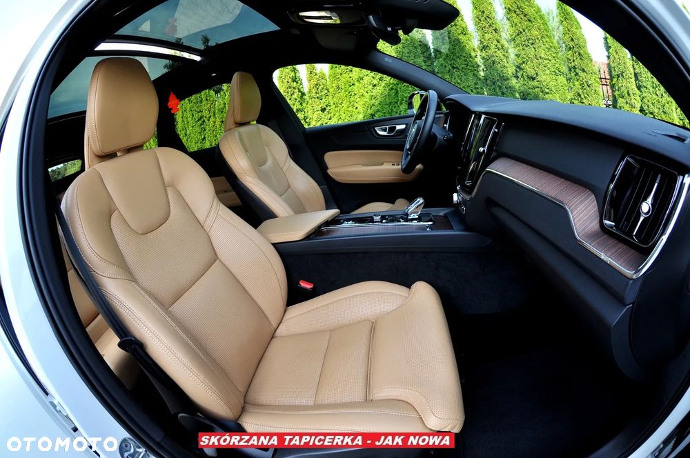 Volvo XC 60 B4 D Plus Dark - 21