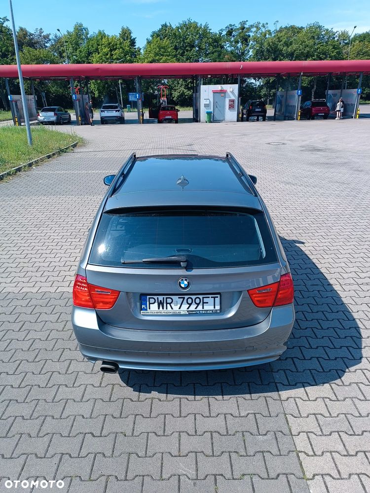 BMW Seria 3 318i - 6