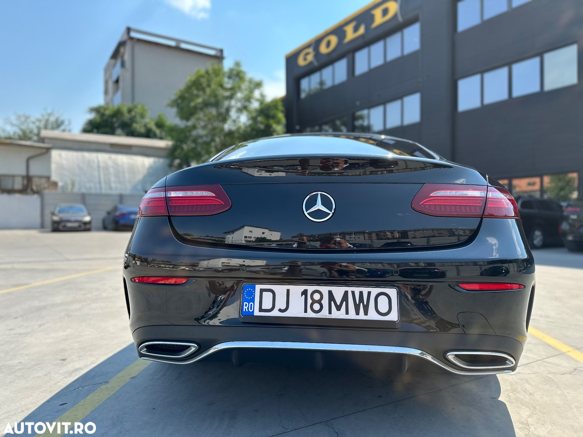 Mercedes-Benz E - 8