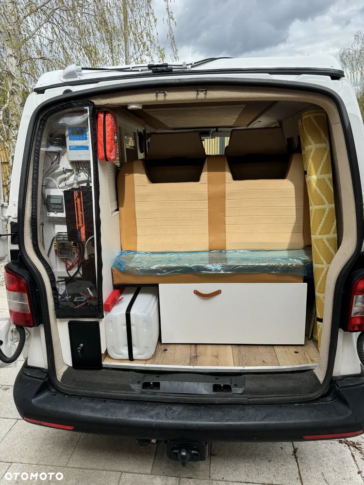 Volkswagen T5 Campervan - 34