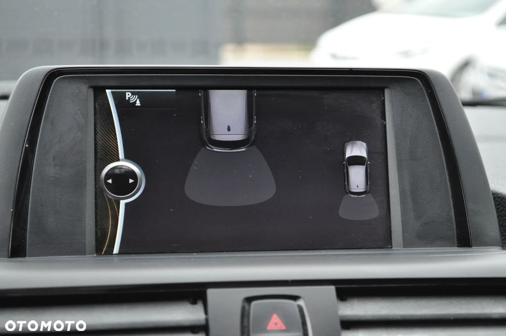 BMW Seria 1 116i - 32