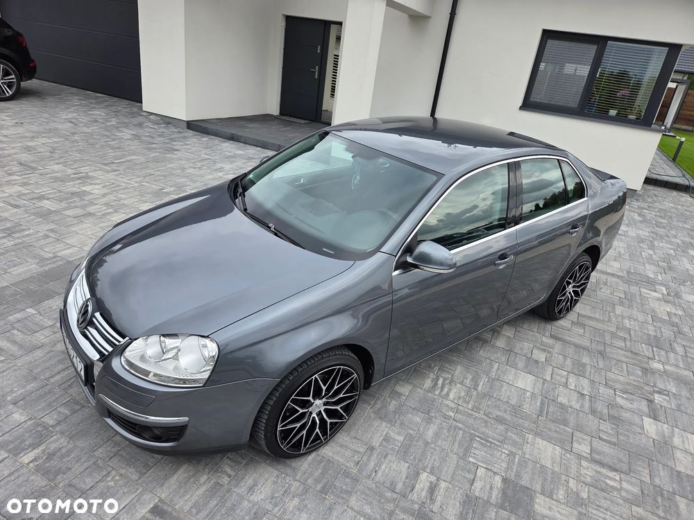 Volkswagen Jetta 2.0 FSI Comfortline - 19
