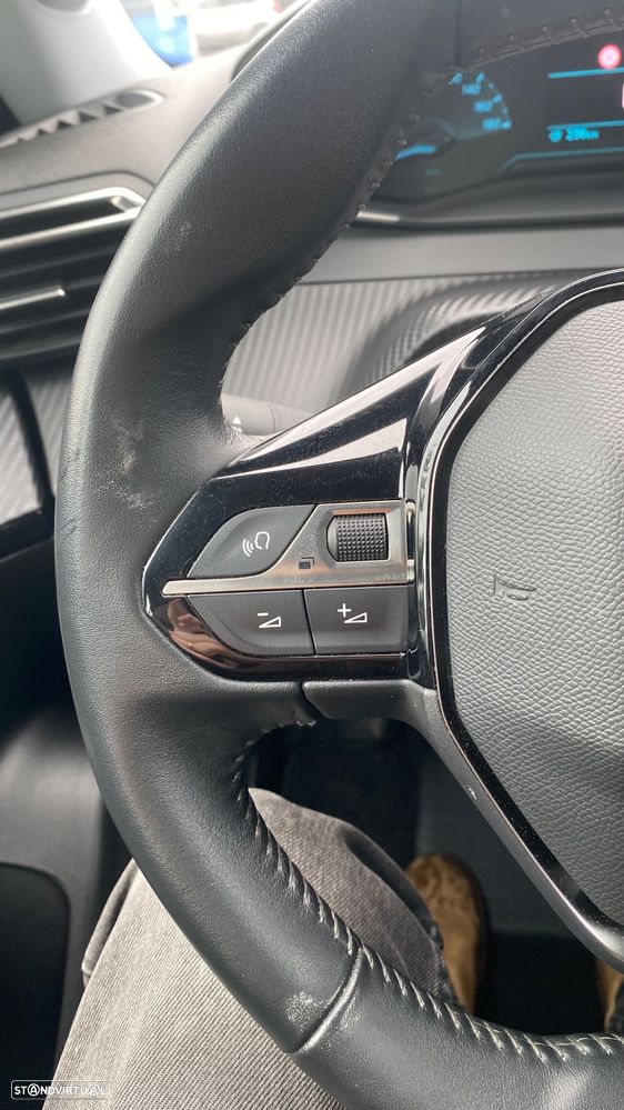 Peugeot e-2008 50 kWh Active Pack - 32