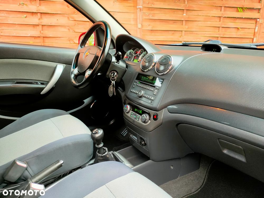 Chevrolet Aveo 1.4 16V LS - 27