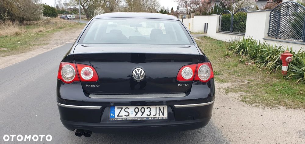 Volkswagen Passat 2.0 TDI DPF Sportline - 15