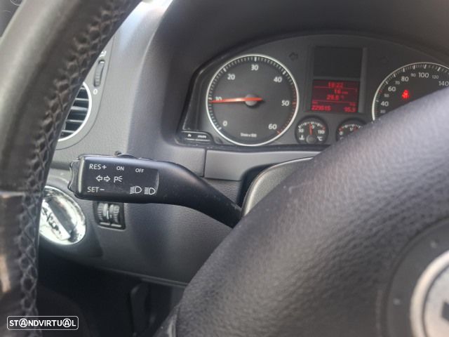 VW Golf Plus 1.9 TDi Trendline AC - 17