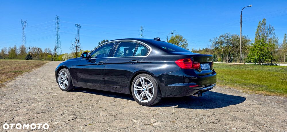 BMW Seria 3 328i Luxury Line - 13