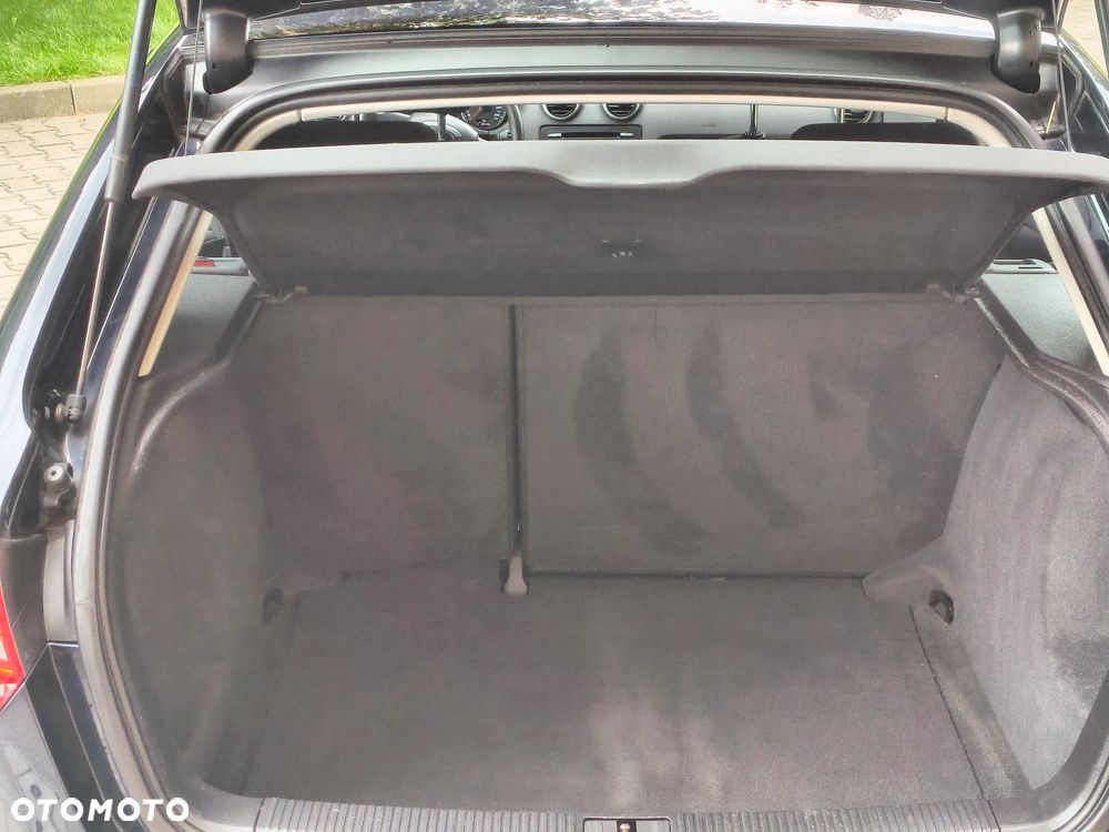 Audi A3 Sportback 1.6 TDI DPF Ambiente - 12
