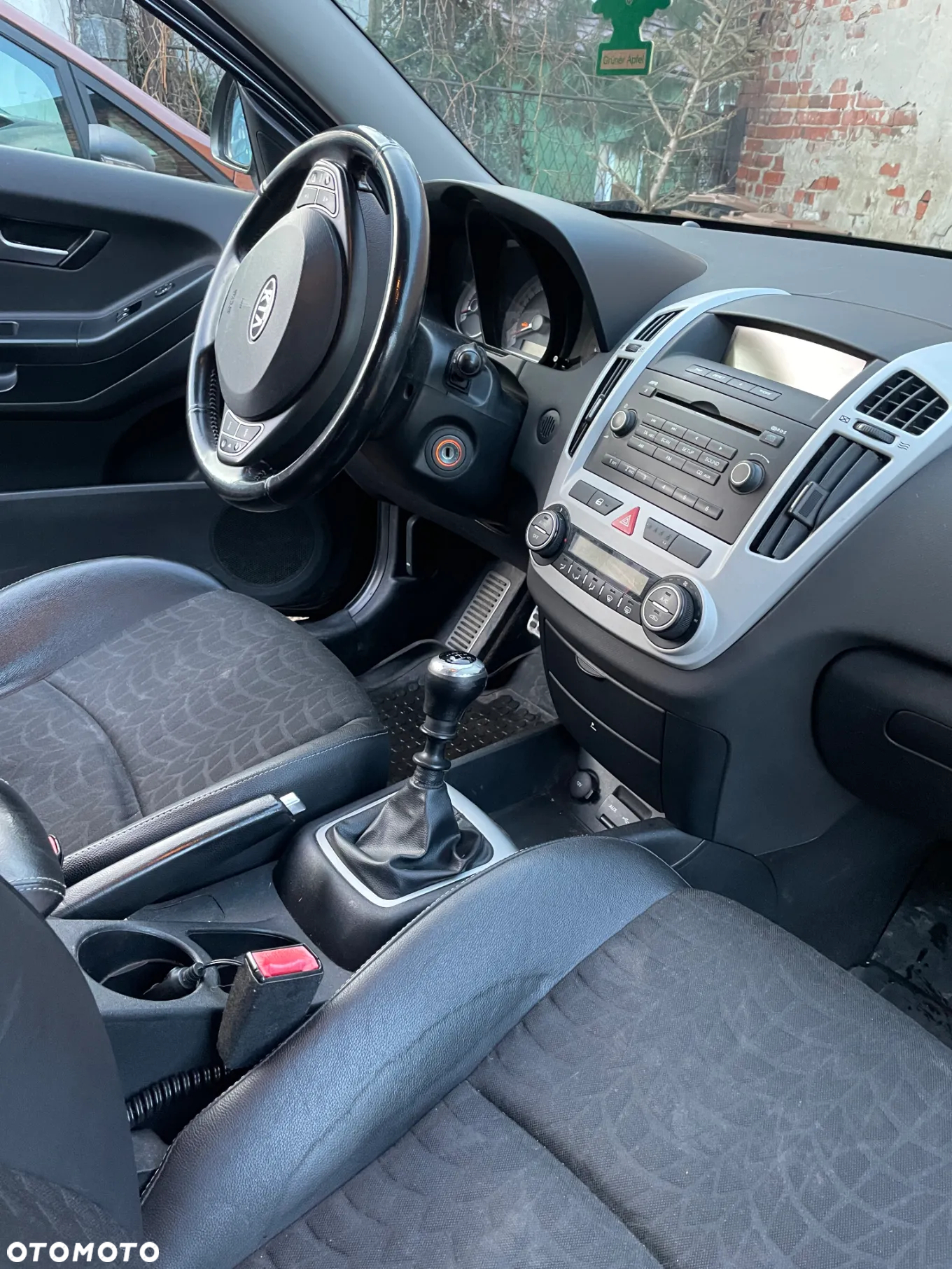 Kia Ceed - 10