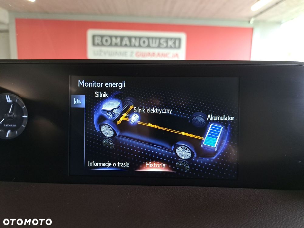 Lexus UX - 25