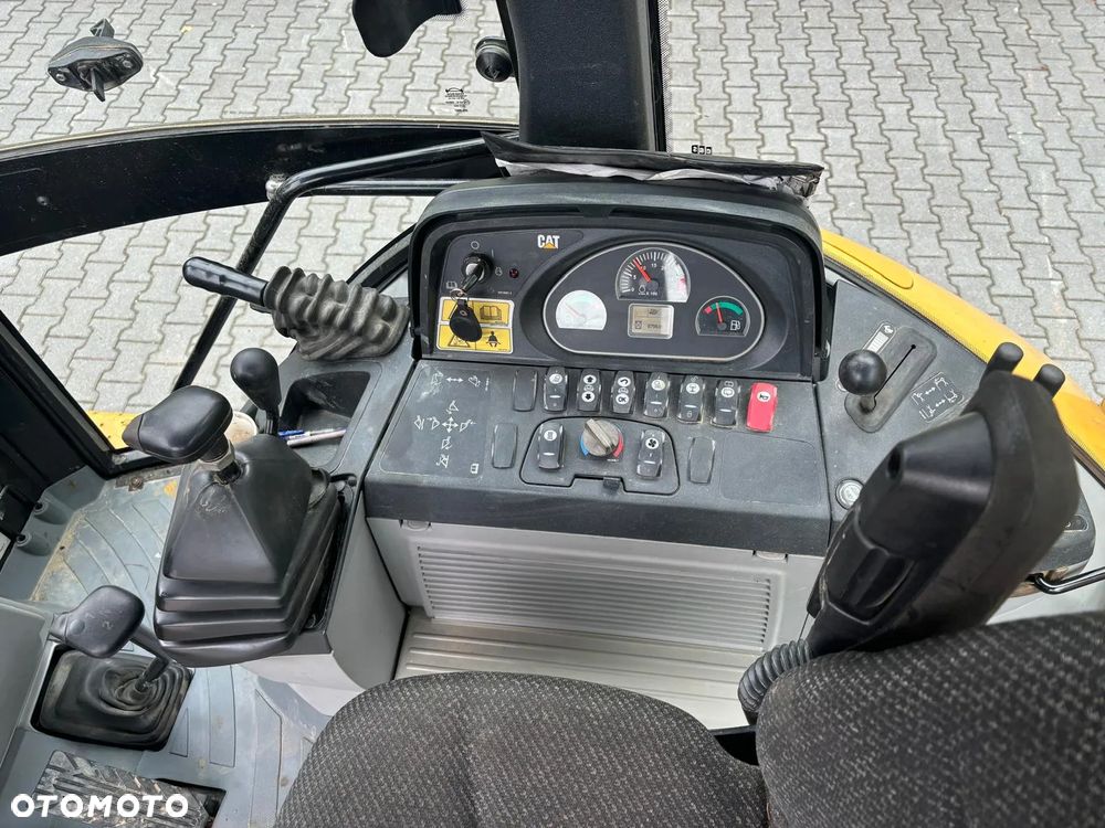 Caterpillar 428F - 9
