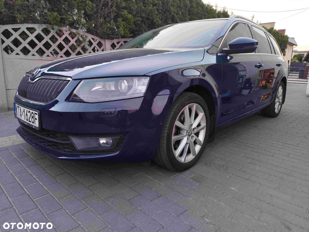 Skoda Octavia 2.0 TDI Elegance DSG - 2