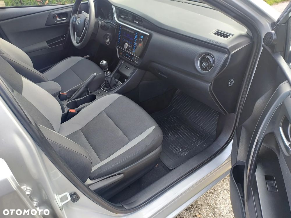 Toyota Auris 1.6 Comfort - 8