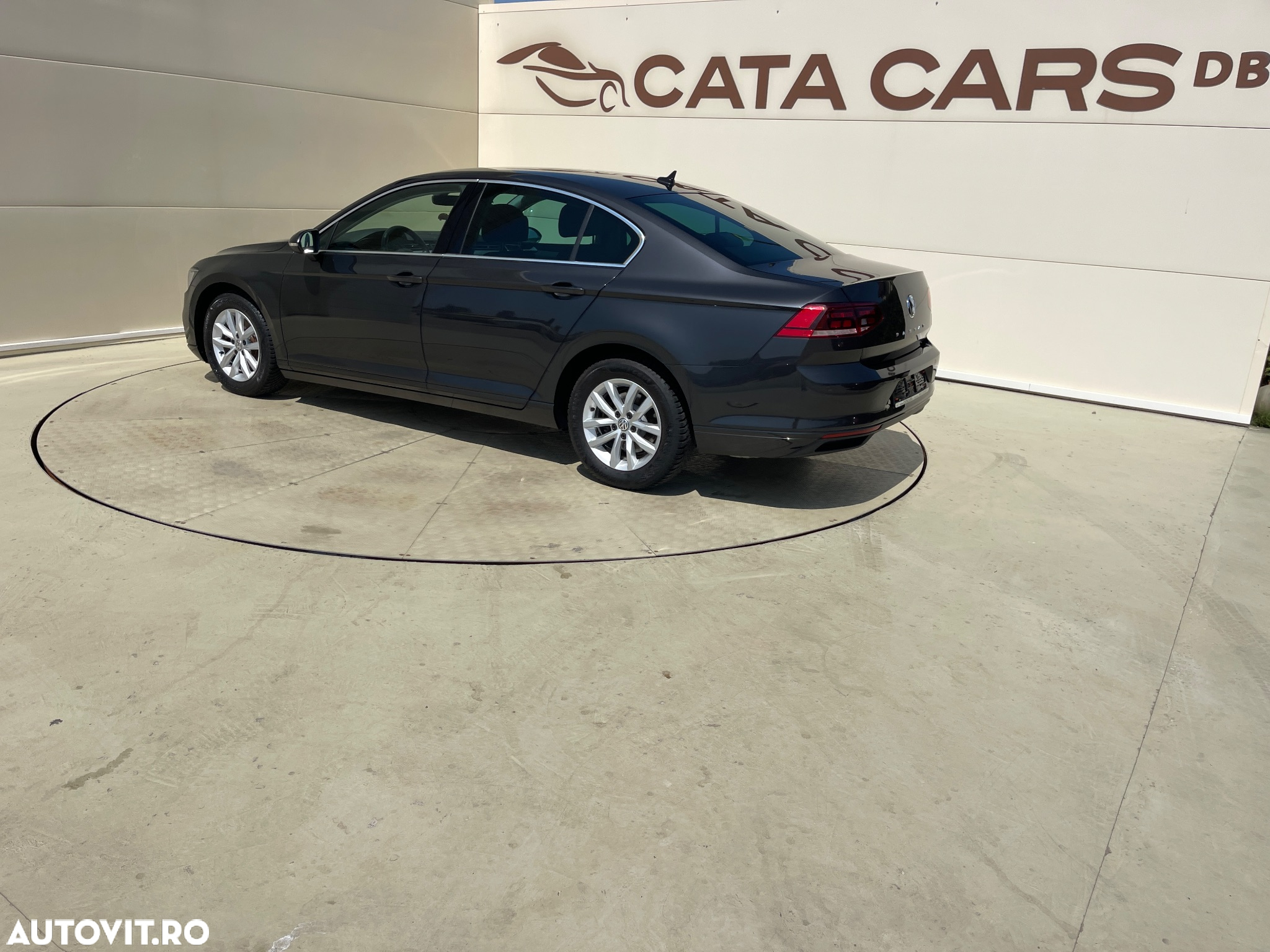 Volkswagen Passat - 10