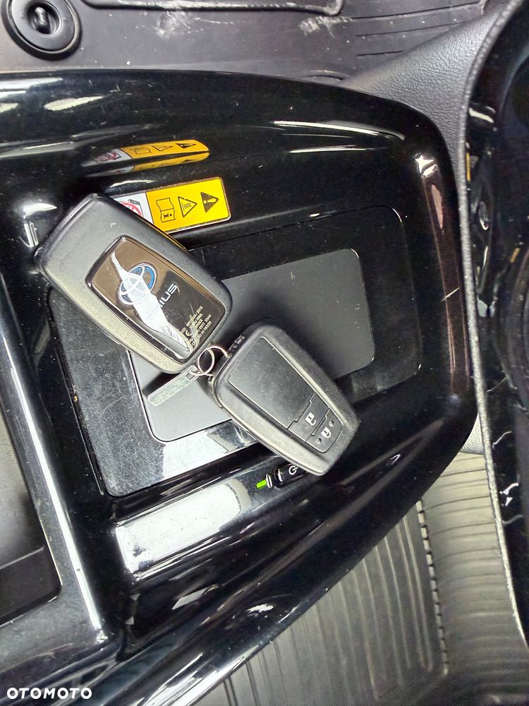 Toyota Prius Hybrid Comfort - 19