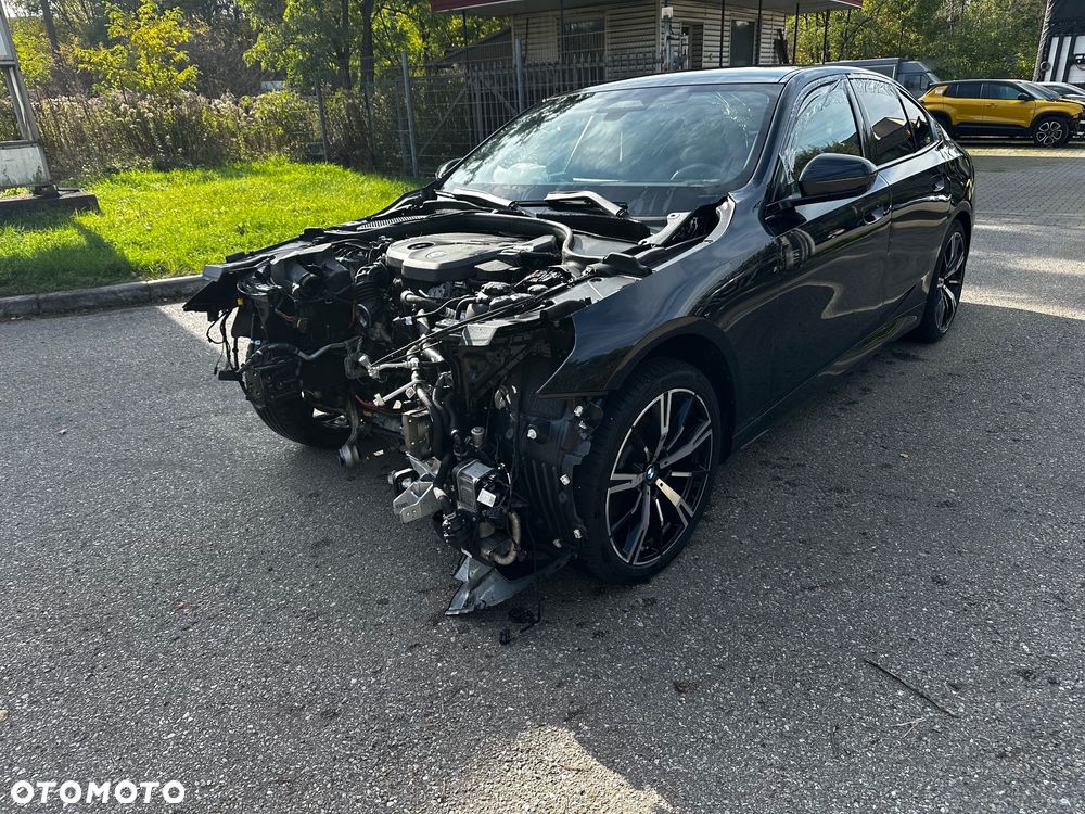 BMW Seria 5 520d xDrive mHEV M Sport - 3