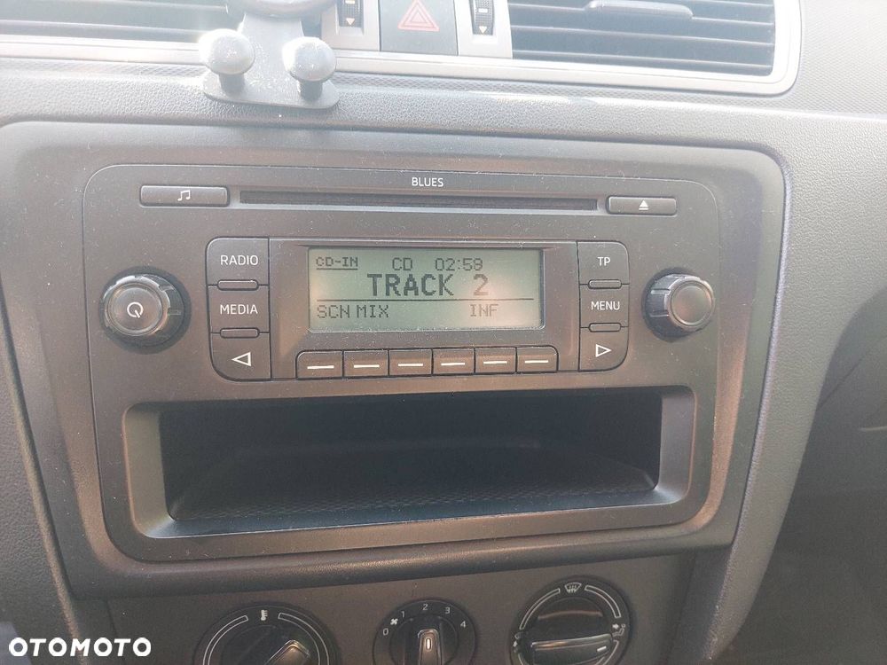 RADIO ODTWARZACZ + PANEL NAWIEWU SKODA RAPID I 5JA820045 5J0035152B - 2