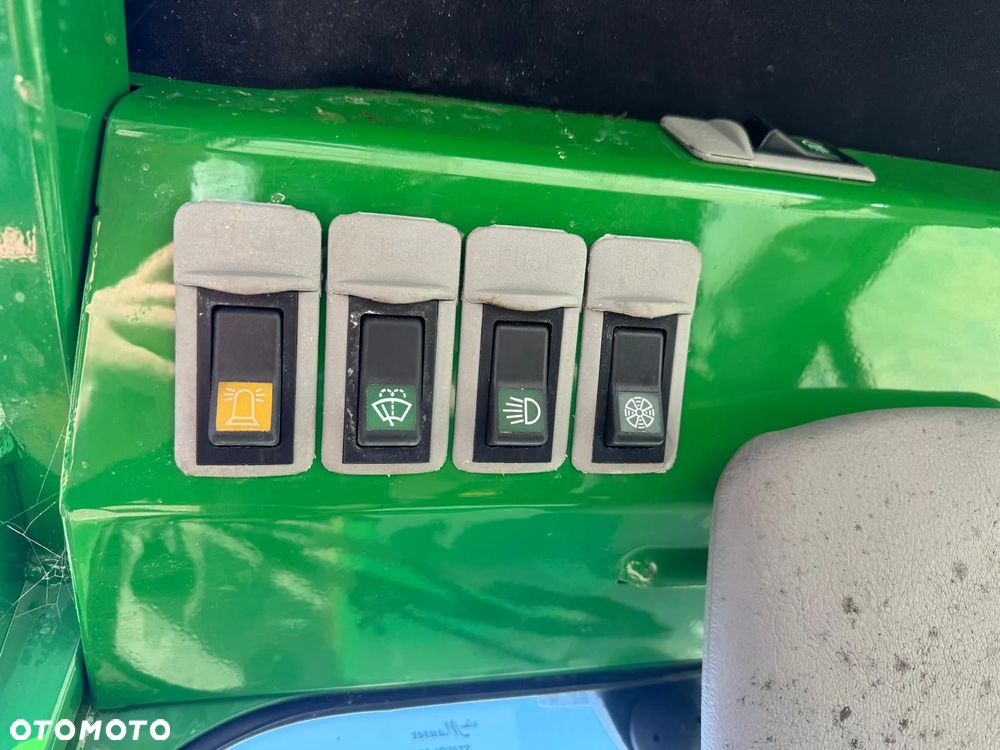 John Deere 4100 - 8