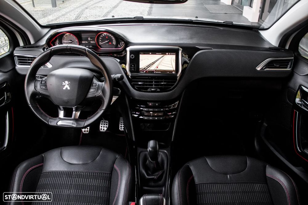 Peugeot 2008 1.2 PureTech GT Line - 30