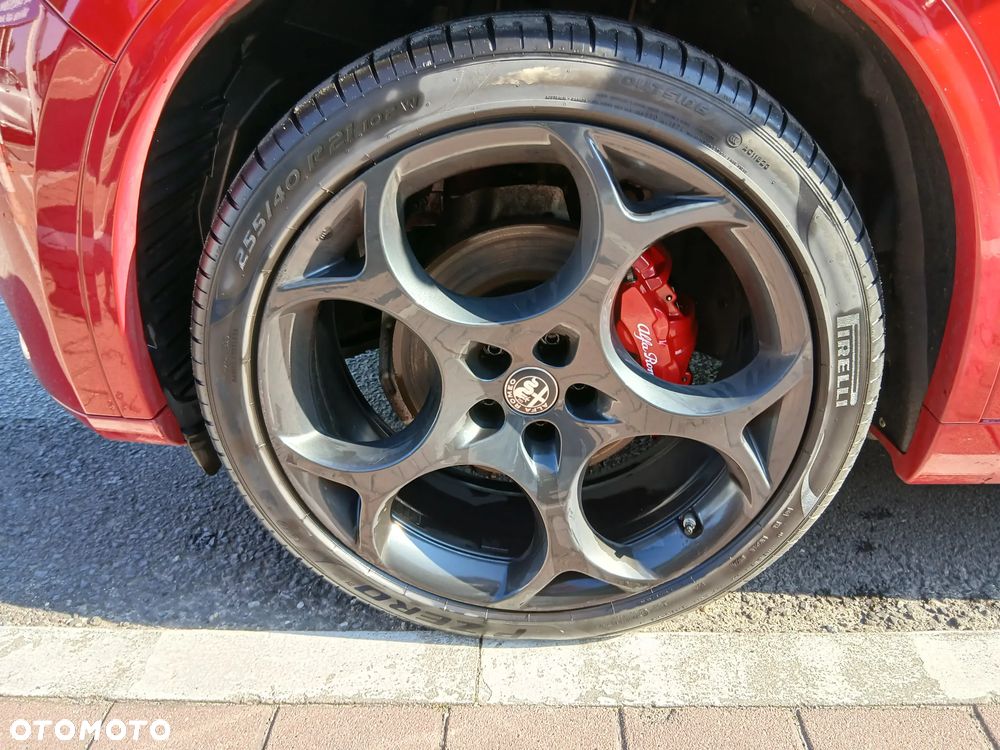 Alfa Romeo Stelvio 2.0 Turbo Tributo Italiano Q4 - 5