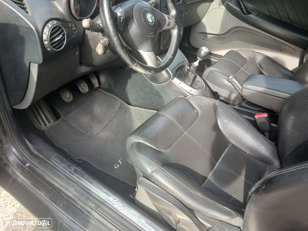 Alfa Romeo GT 1.9 JTD M-JET - 10