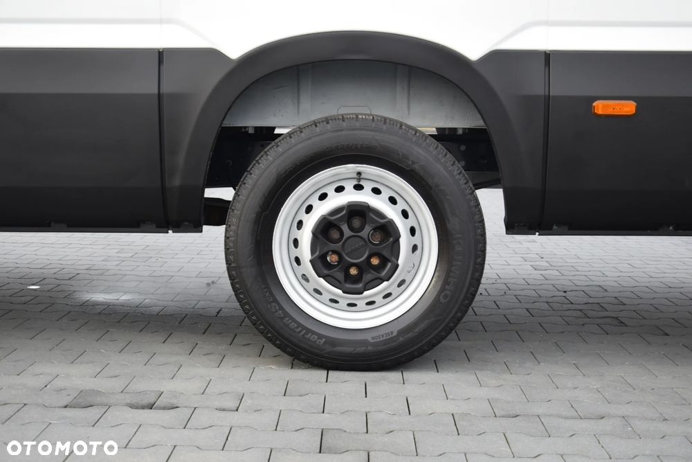 Iveco DAILY MAXI 35S14 / 2.3 - 140 KM / AUTOMAT HI-MATIC / NOWY MODEL / 3 OSOBY / DOSTAWCZE / BLASZAK / KAMERA COFANIA / TEMPOMAT / KLIMA / 2022 / SERWISOWANY / SPROWADZONY Z NIEMIEC - 16