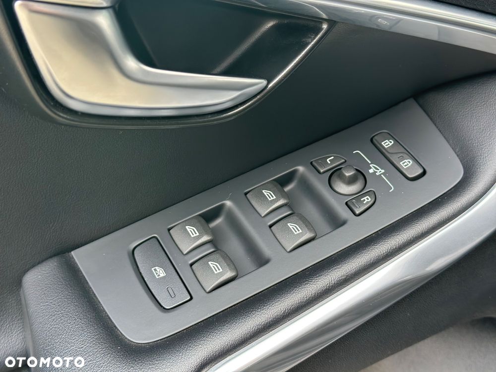 Volvo V40 D2 RDesign - 23