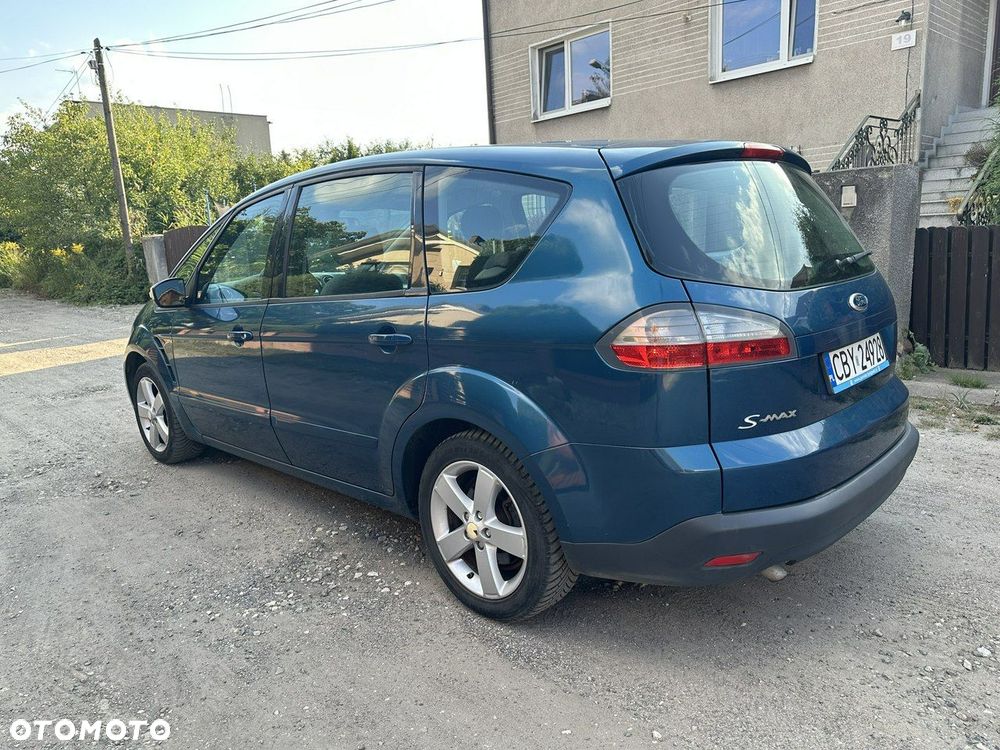 Ford S-Max - 11