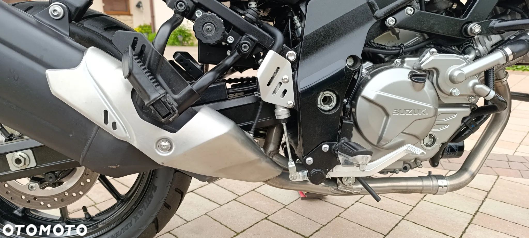 Suzuki V-STROM - 24
