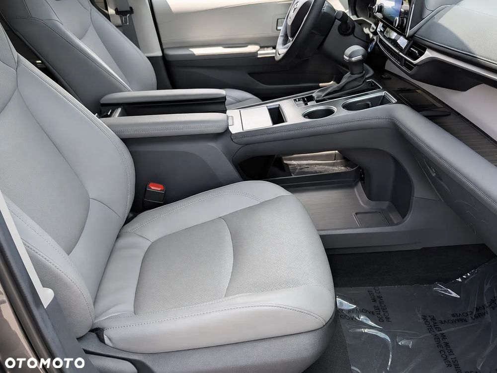Toyota Sienna - 22