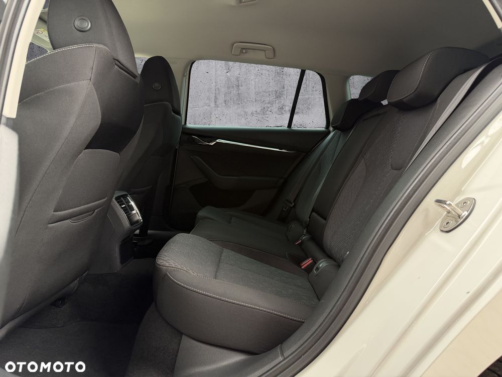 Skoda Octavia 2.0 TDI DSG Style - 17