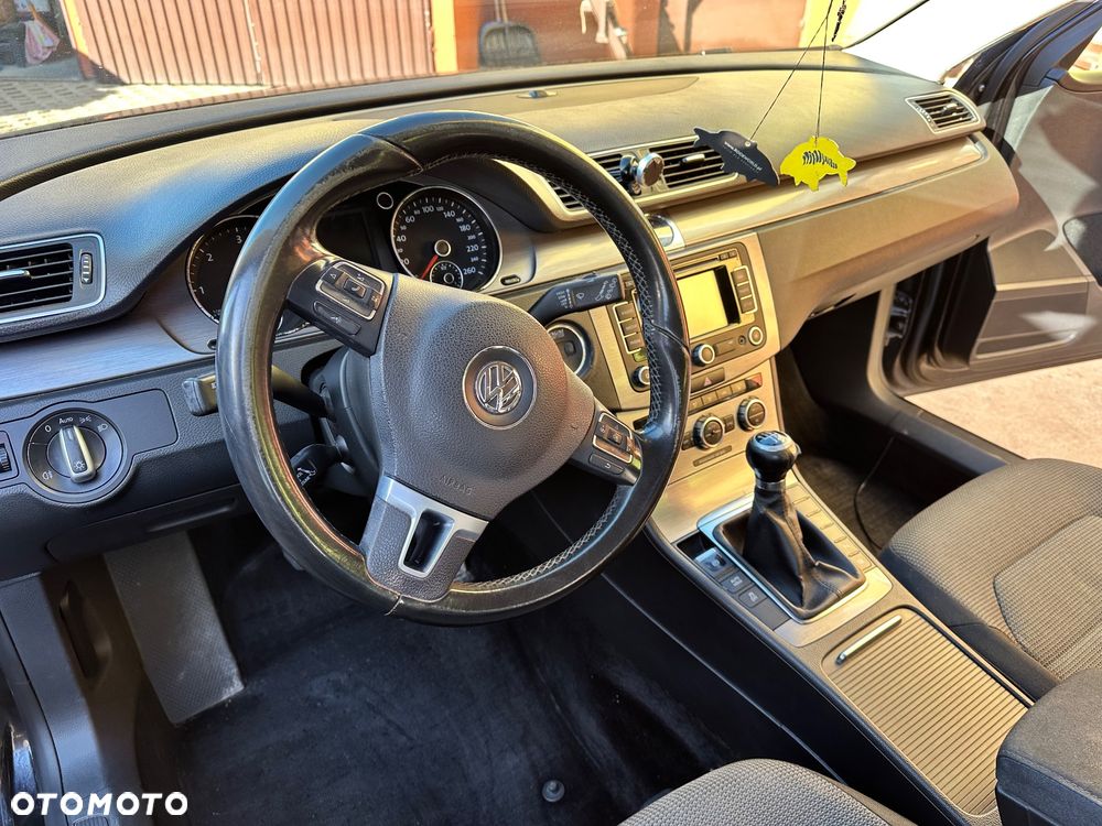 Volkswagen Passat 2.0 TDI Highline - 21