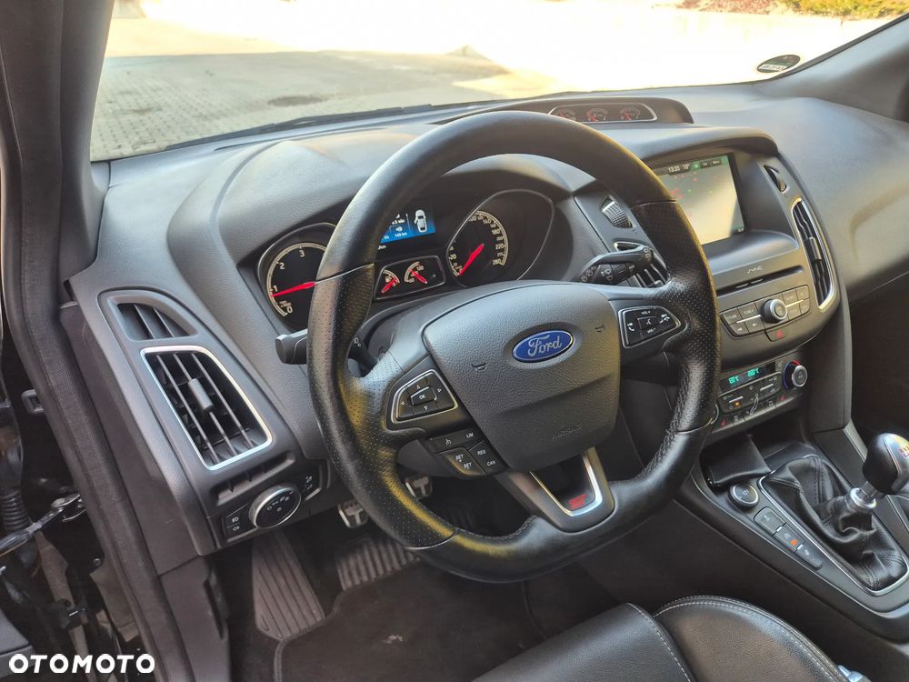 Ford Focus 2.0 TDCi ST mit Leder-Exclusiv-Paket - 28