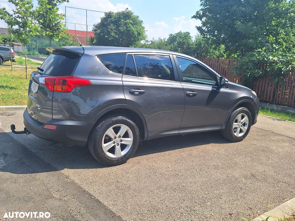 Toyota RAV4 2.2 D-4D Luxury - 2