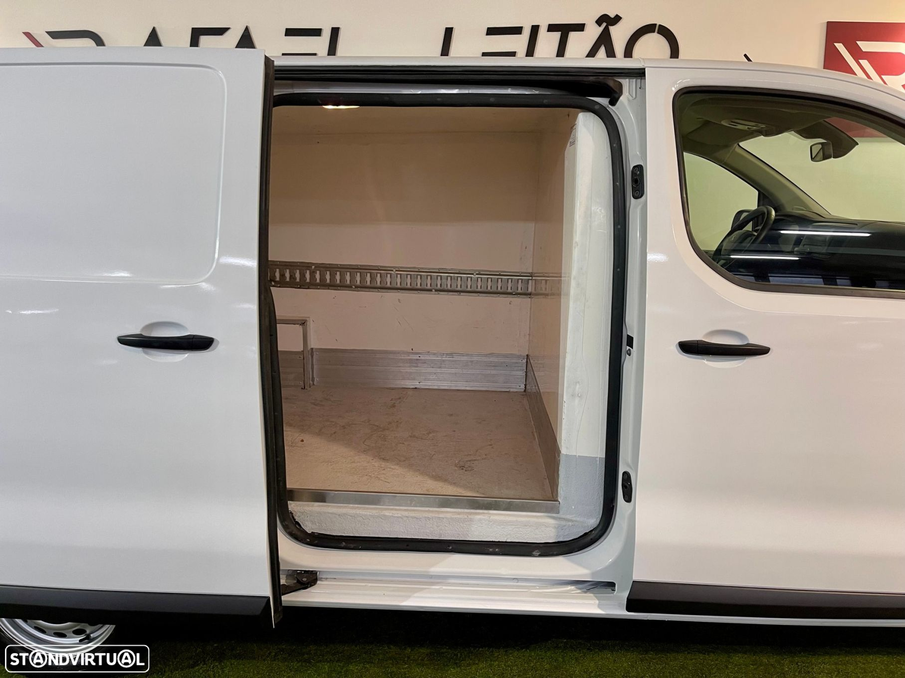 Peugeot Expert 2.0 BlueHDi L2H1 Premium Standard - 22