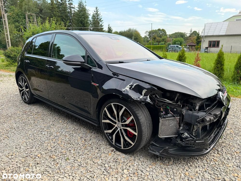 Volkswagen Golf GTI Performance BlueMotion Technology DSG - 4