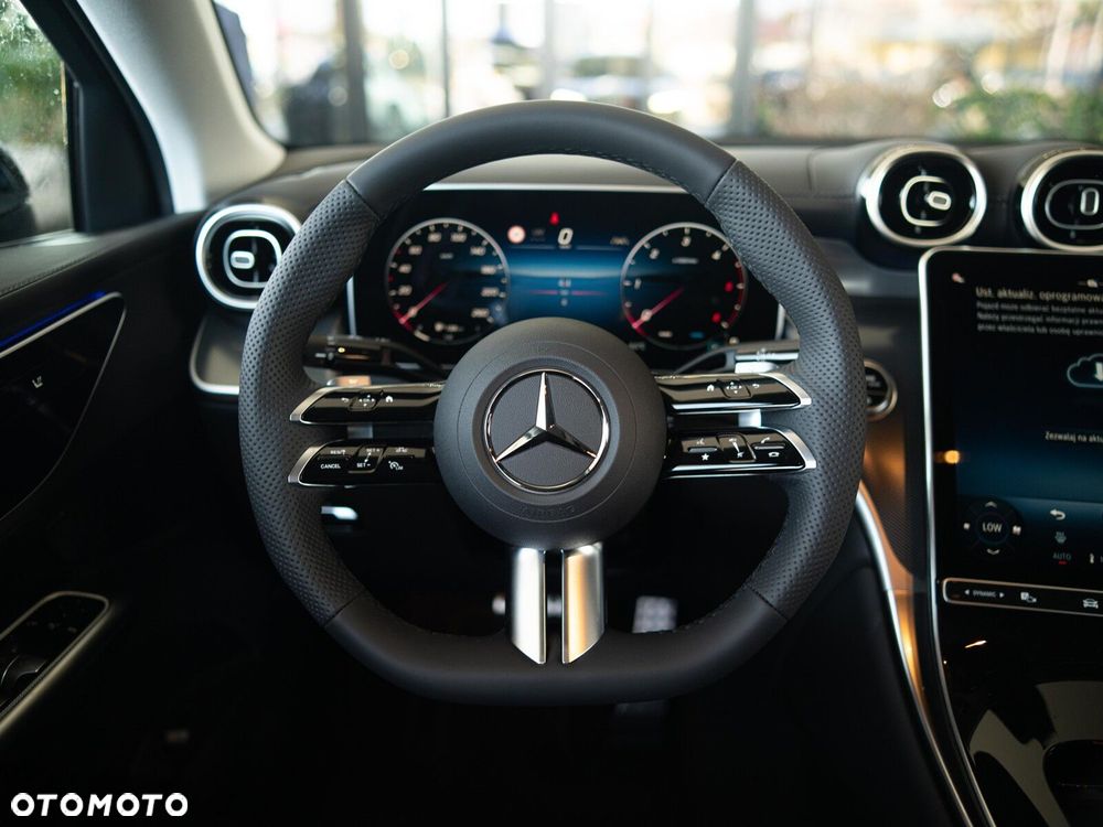 Mercedes-Benz GLC - 12