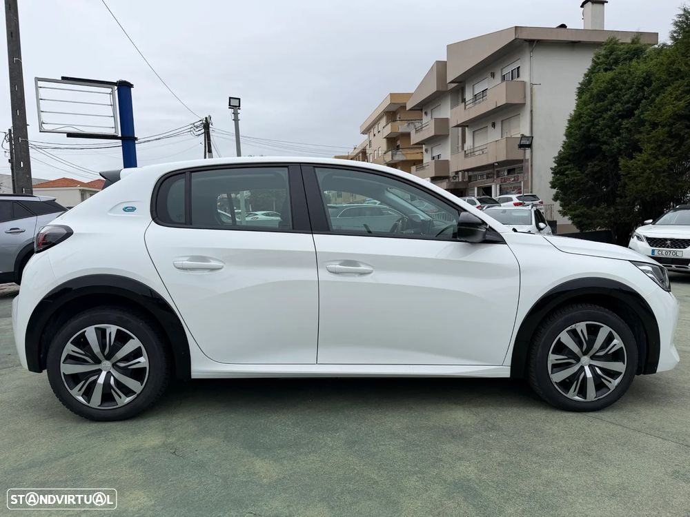 Peugeot e-208 Active - 8