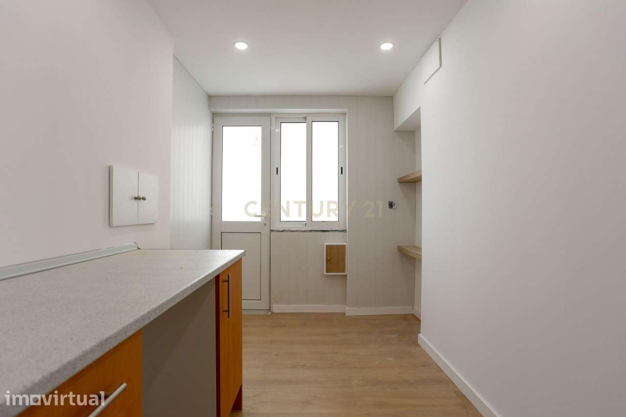 Apartamento T2 com arrecadação em Peniche - Grande imagem: 2/31